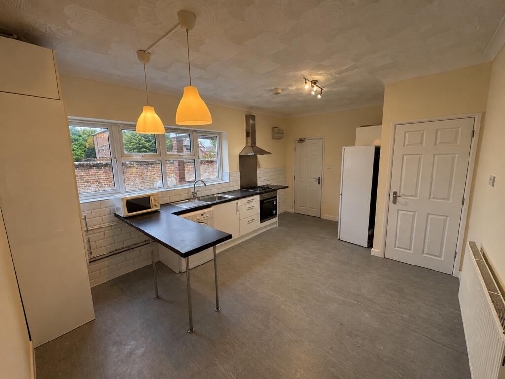 House in Southampton, Western Docks, Hill - View 3