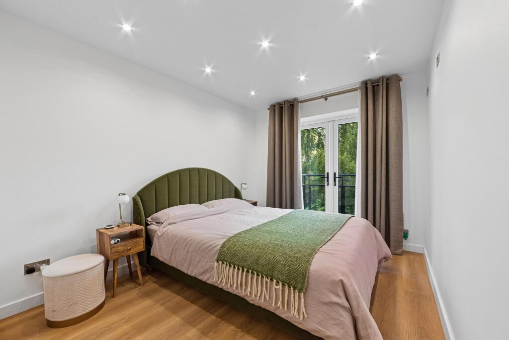 Apartment in London - More