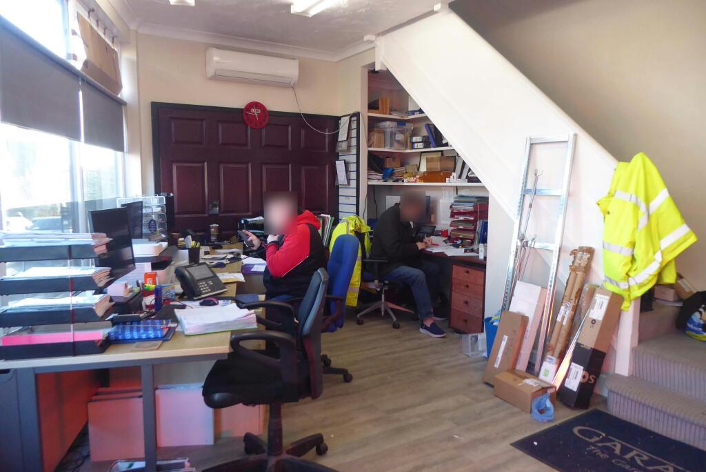 P1050833 rearBR.JPG