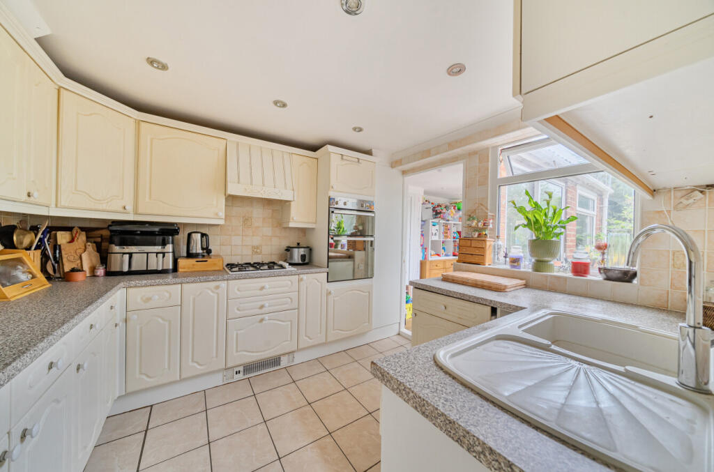 Lichfields, Bracknell, Berkshire - View 5
