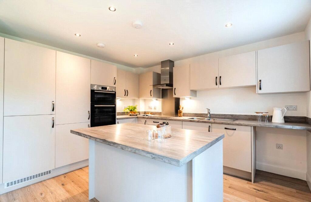 House in Dorchester - View 2