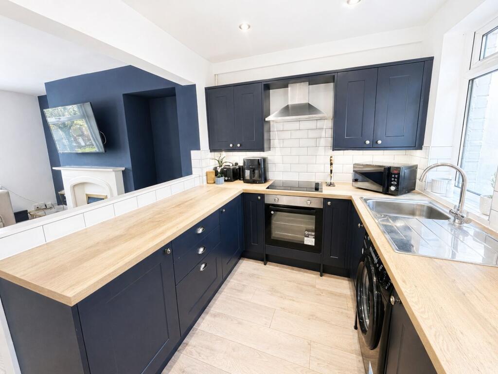 House in Bradford, Thornton - View 5