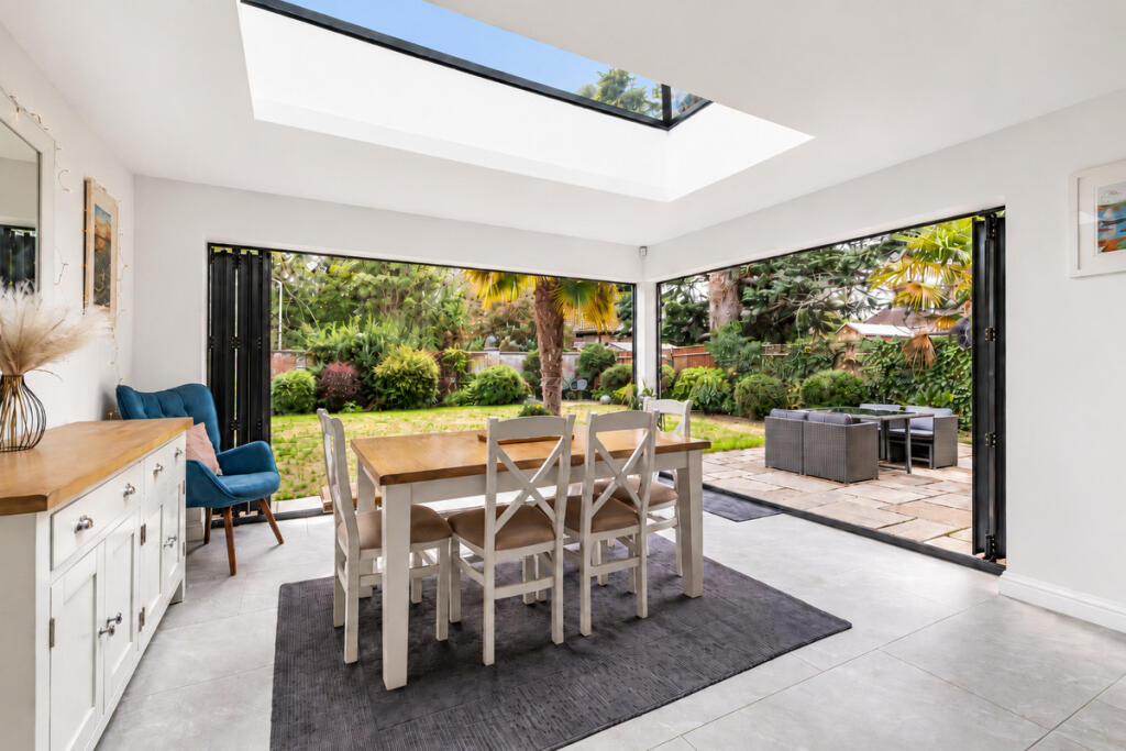 House in Slough - View 4