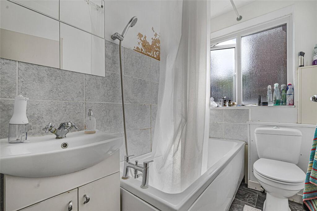 Apartment in London - More