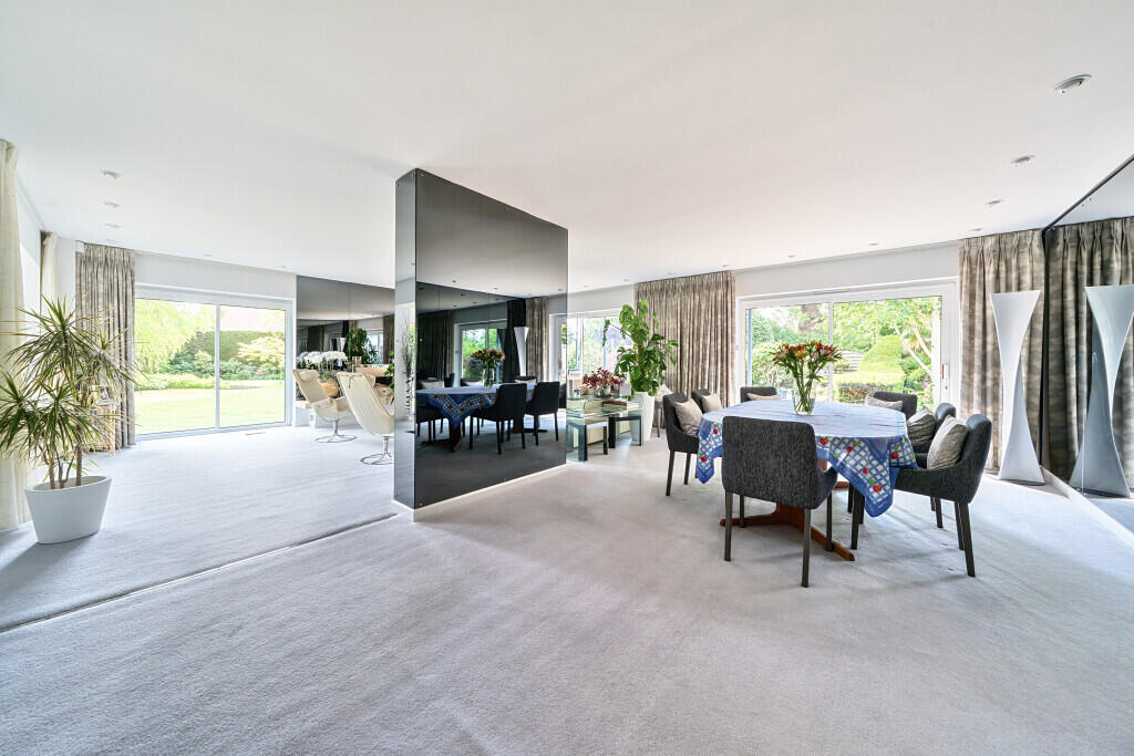 Lakeside Drive, Stoke Poges, Buckinghamshire, SL2 photo 3