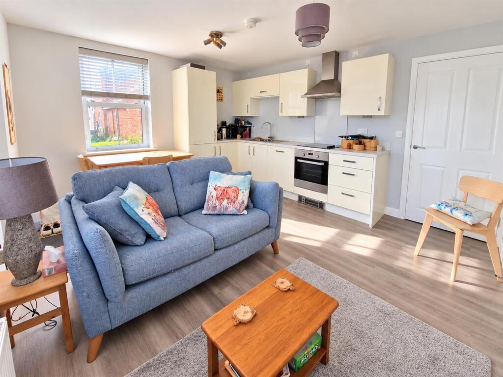 Apartment in Milton Keynes - View 4