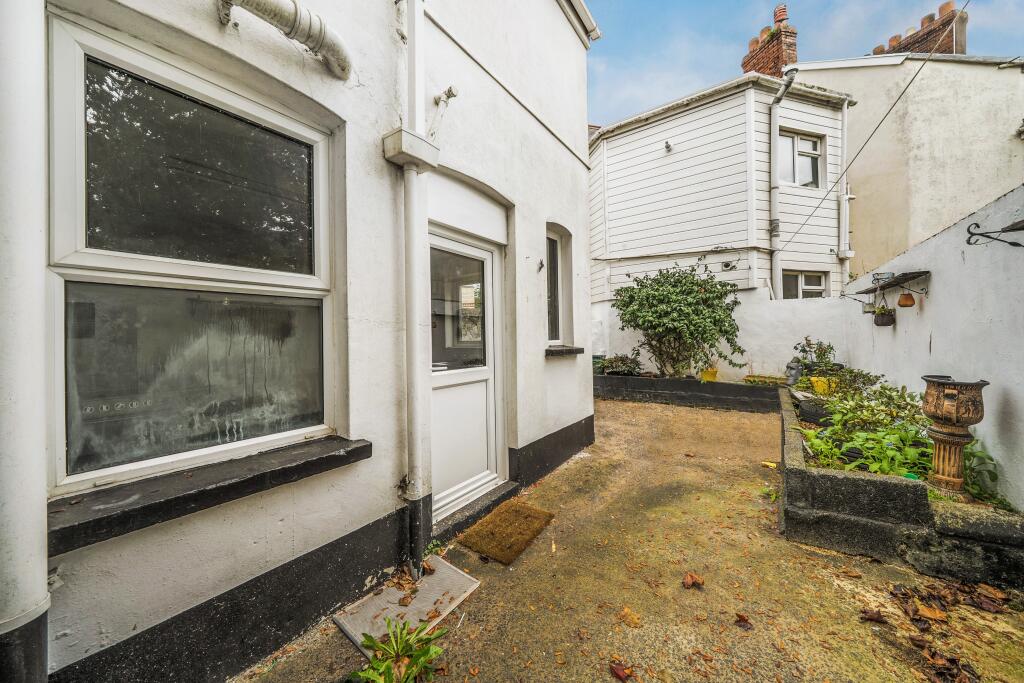 Summerland Terrace, Barnstaple, EX32 photo 4