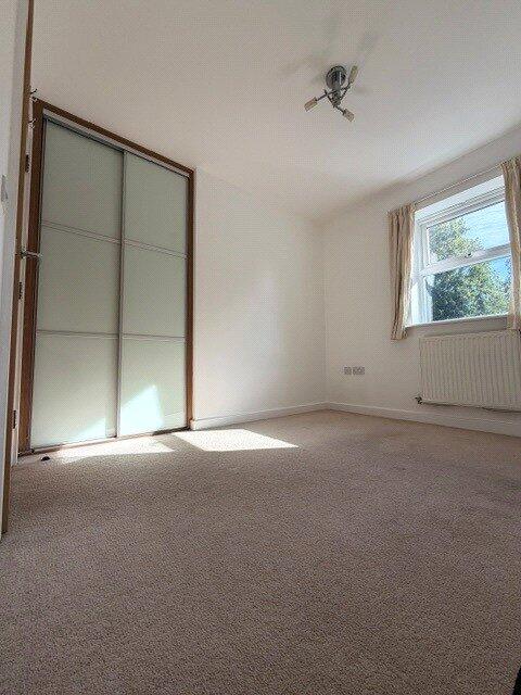 Apartment in Watford - View 5