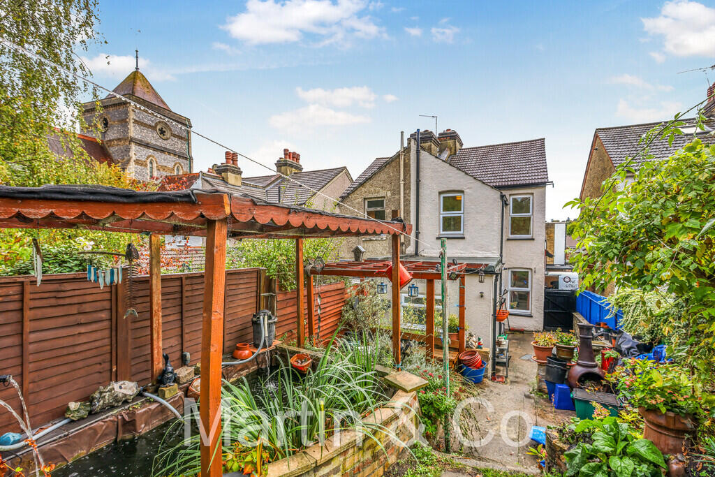 House in Croydon - View 4