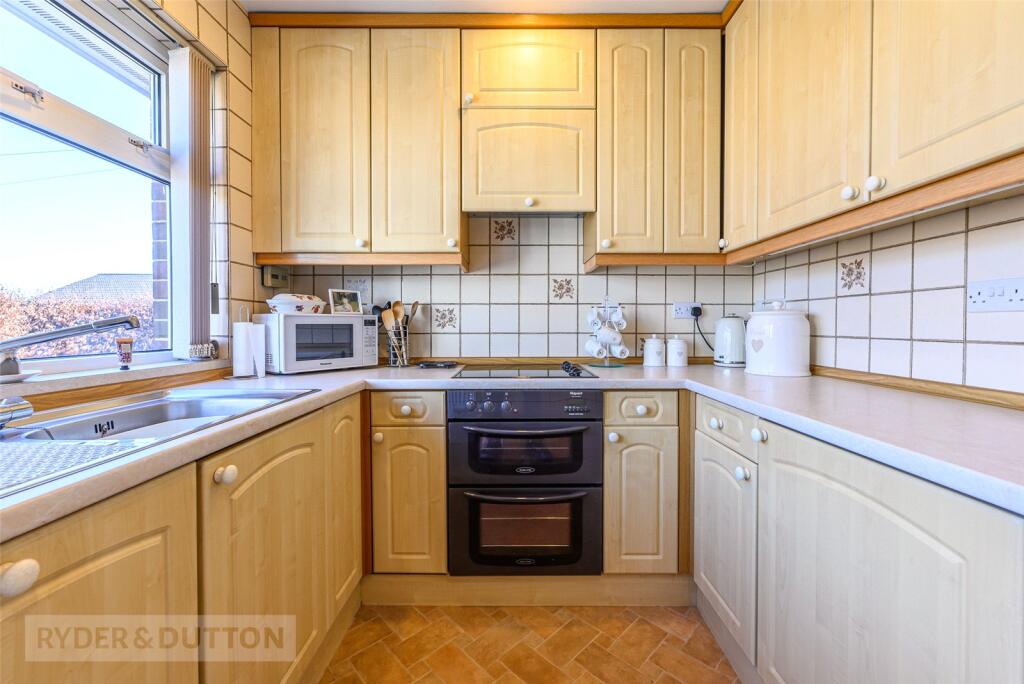 House in Kirklees, Crosland Hill - View 5