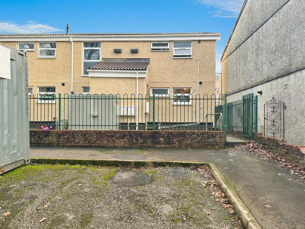 Main image of property: Cwm Clyd, Waunarlwydd, Swansea