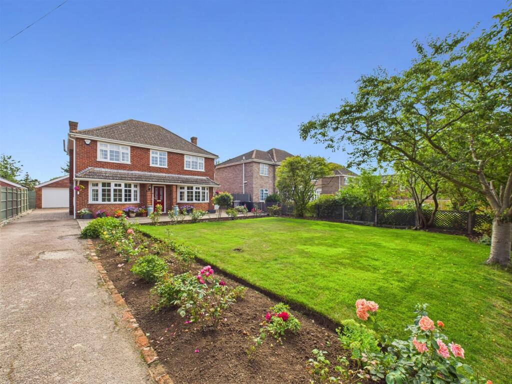 4-bed detached on Tinkle Street, Grimoldby, Louth, £425,000