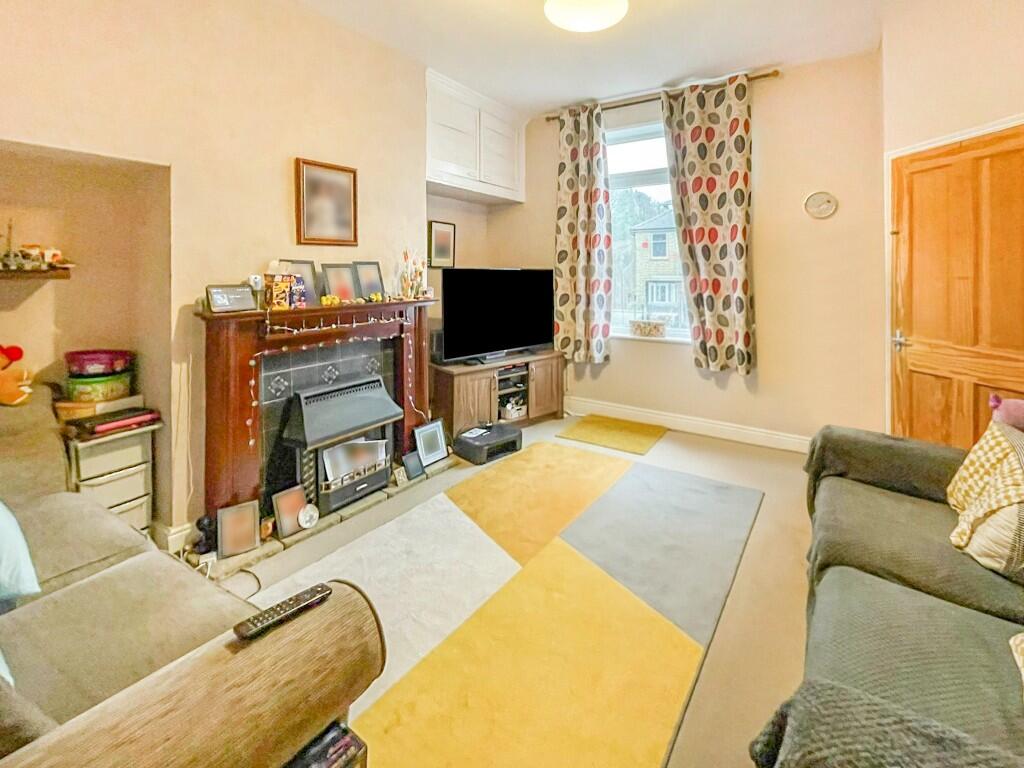 Newsome Road South, Huddersfield, West Yorkshire, HD4 photo 2