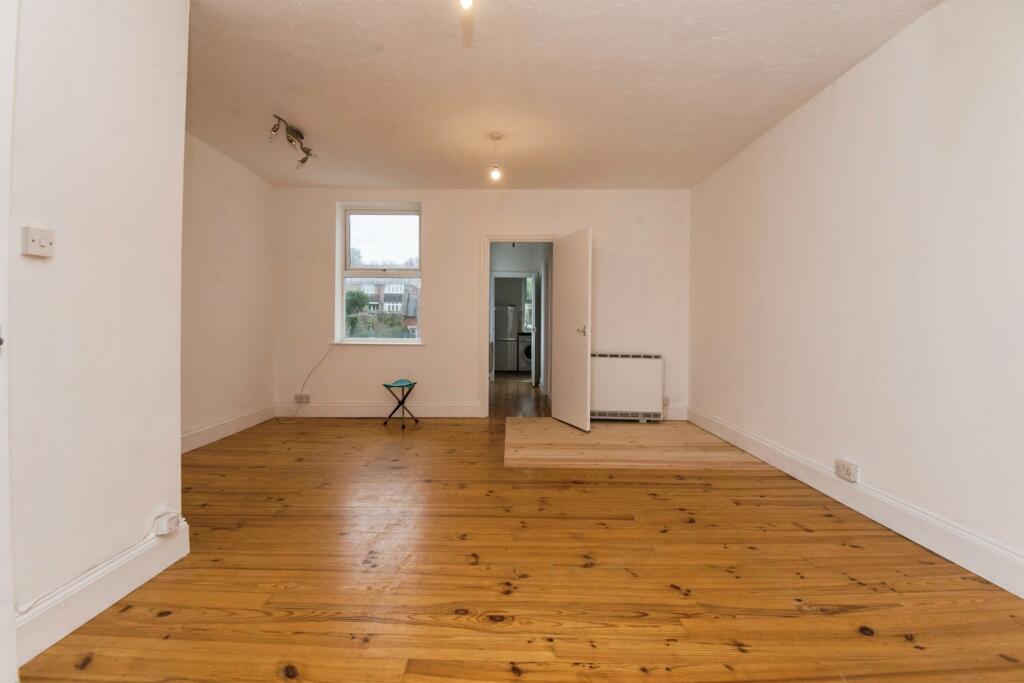 Apartment in Exeter, Stoke Hill - View 3