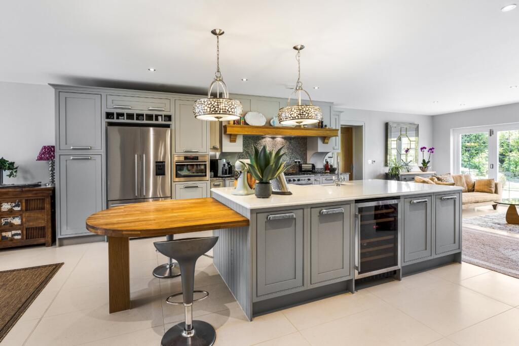 House in Waverley, Cranleigh - More