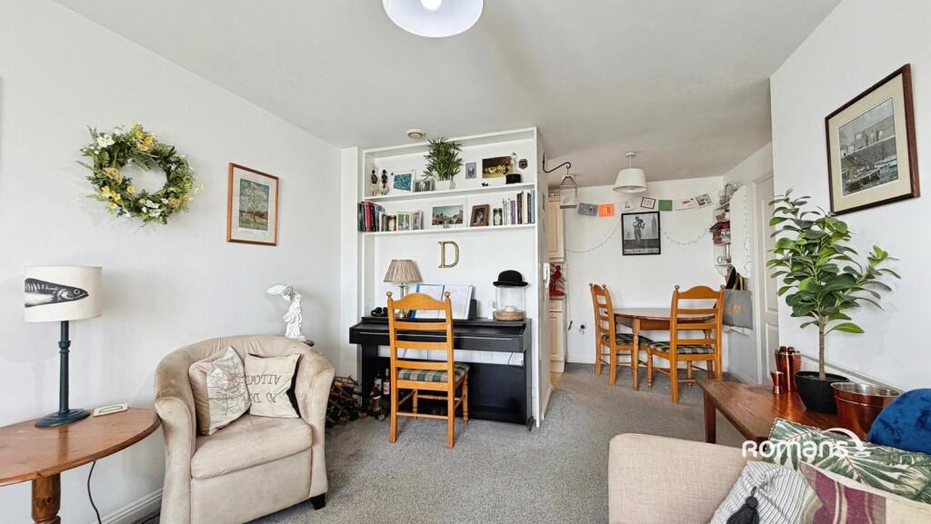Apartment in Reading - View 4
