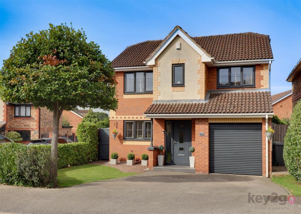 4-bed detached on Crofters Close, Killamarsh, Sheffield, S21, £380,000