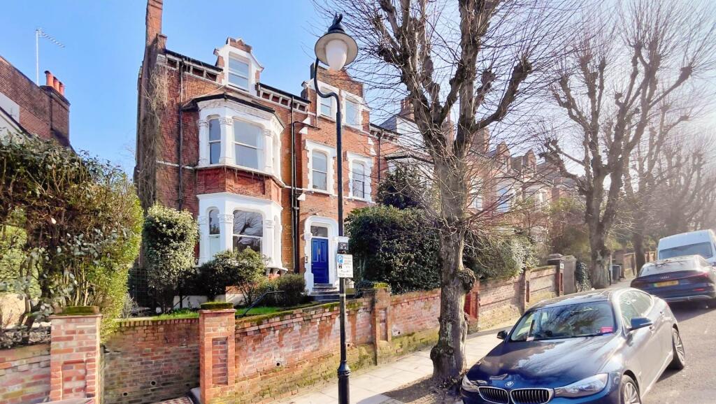 Cromwell Avenue, Highgate, N6 photo 2
