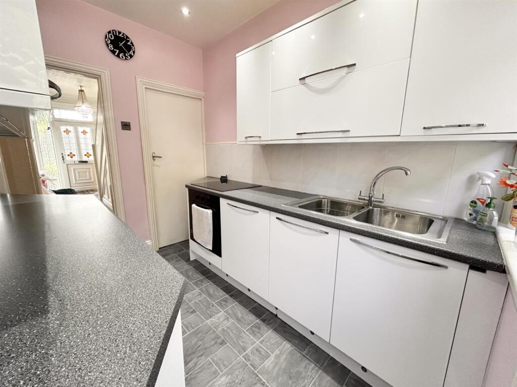 House in Calderdale, West End, Pye Nest - More
