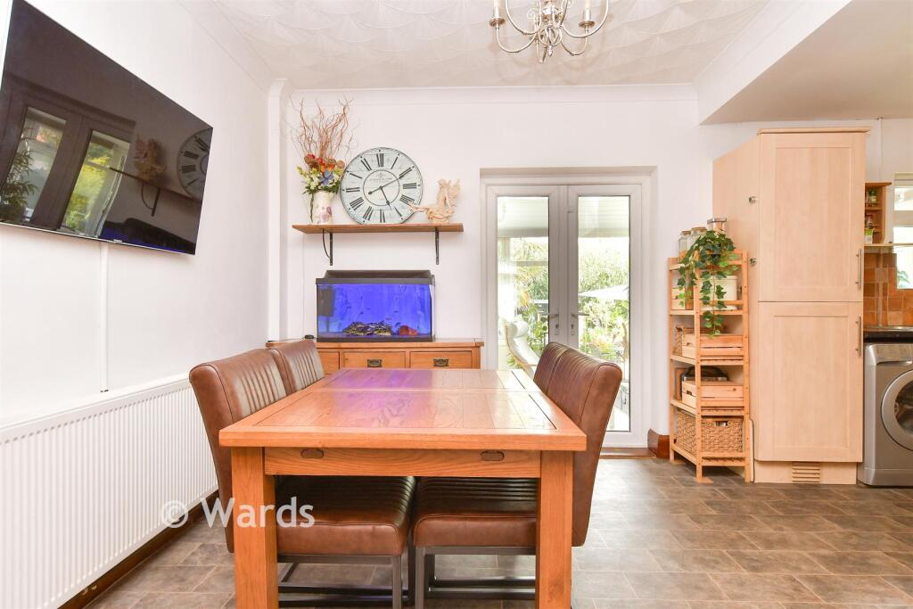 House in Gravesham, Gravesend - More