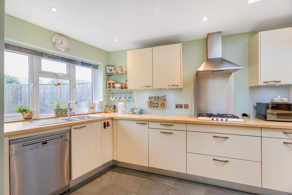 Laburnum Crescent, Kidlington, OX5 photo 3