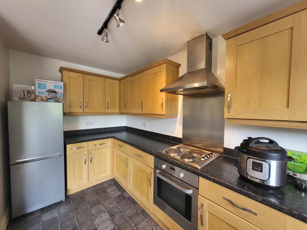 Apartment in Swindon, Okus, South Swindon - View 3