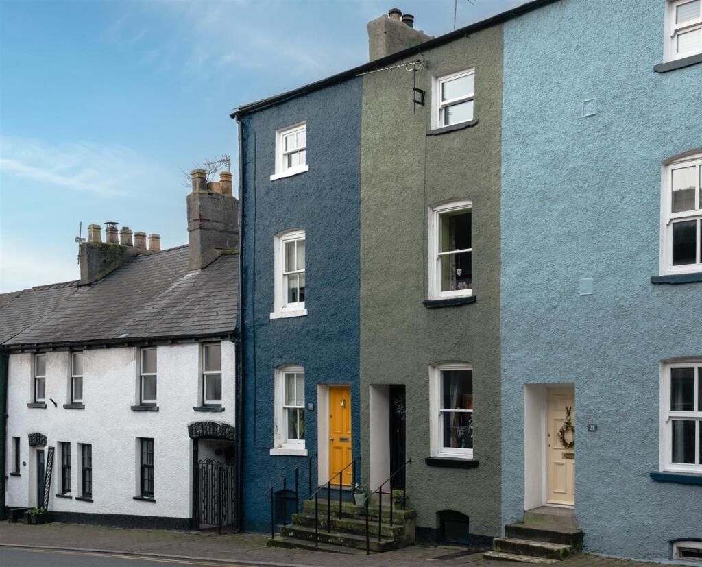 3-bed terraced on Soutergate, Ulverston, £260,000