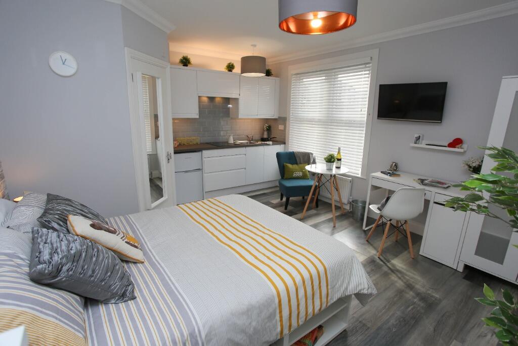 Main image of property: Victoria St, Dunstable, LU6