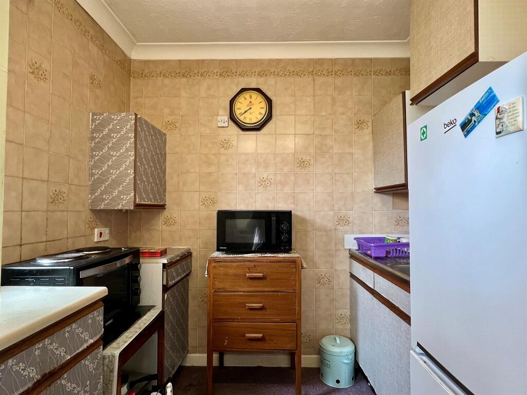Apartment in Cardiff, Llanishen - View 4