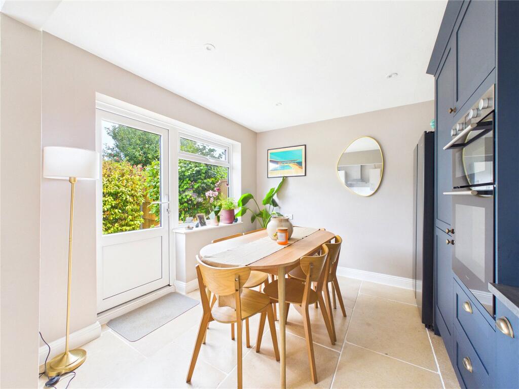 House in Malvern Hills, Broadheath - More
