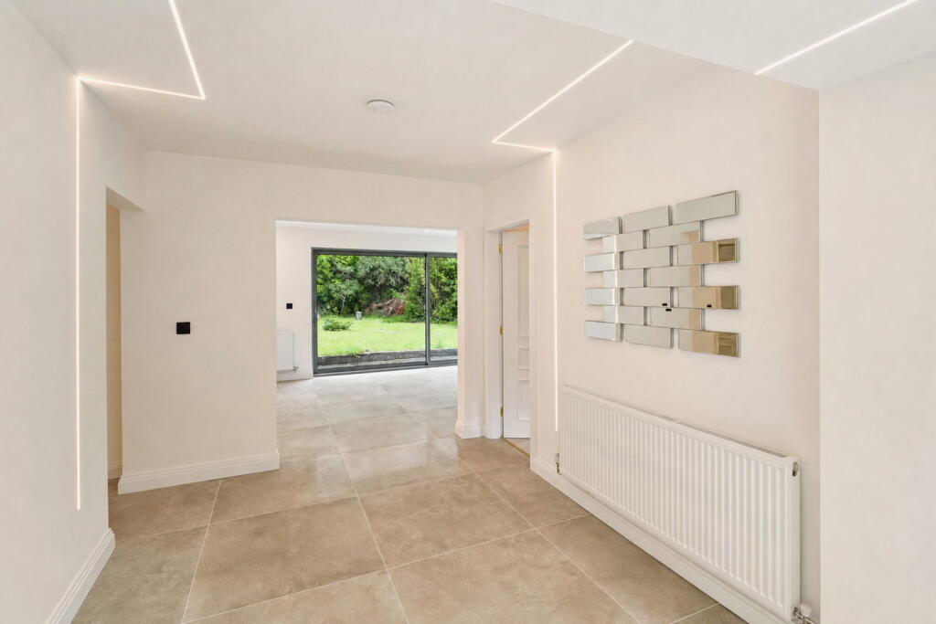 House in Lichfield, Shenstone - More
