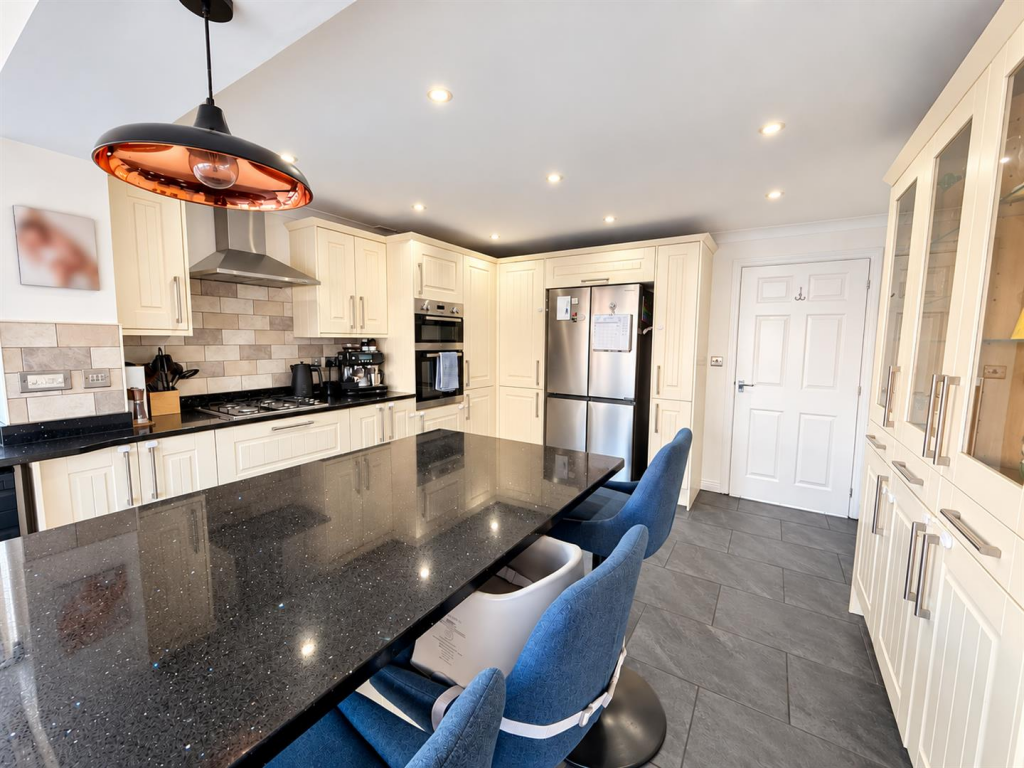 House in Hereford, Herefordshire - More