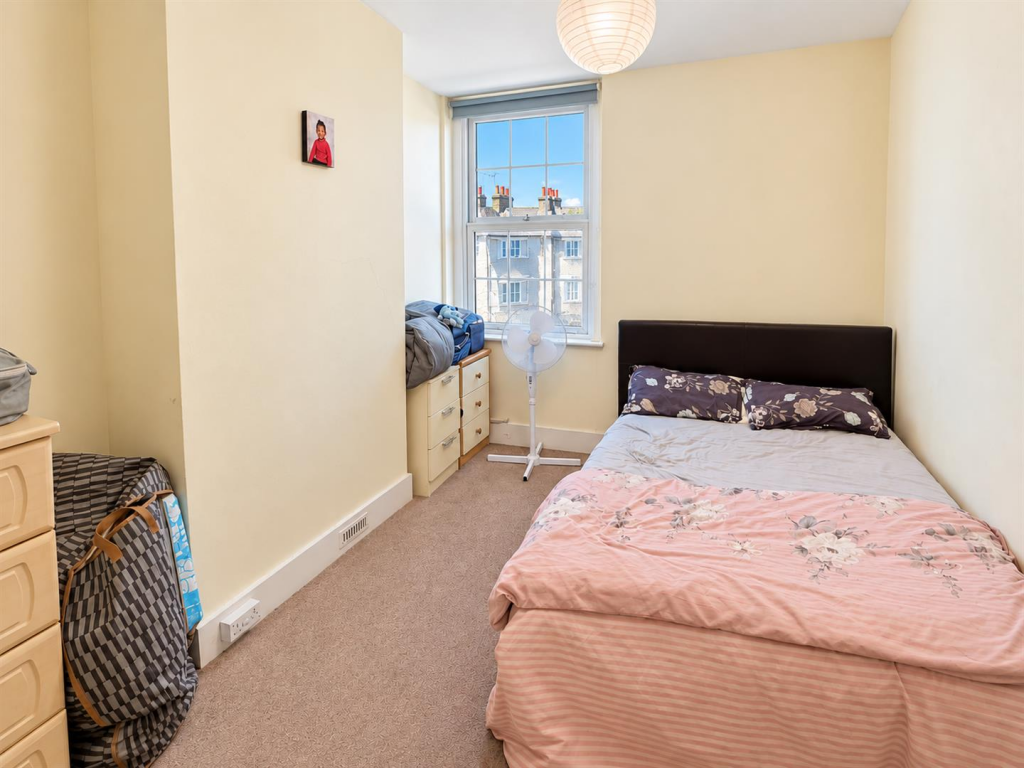 Apartment in Brighton - View 4