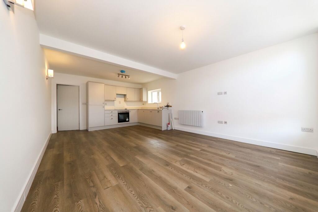 London Road, Hemel Hempstead, HP3 photo 2