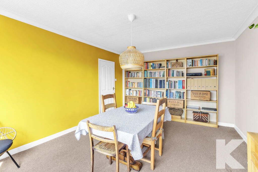 21 North Gate, Garden Suburbs, Oldham OL8 3AE photo 3
