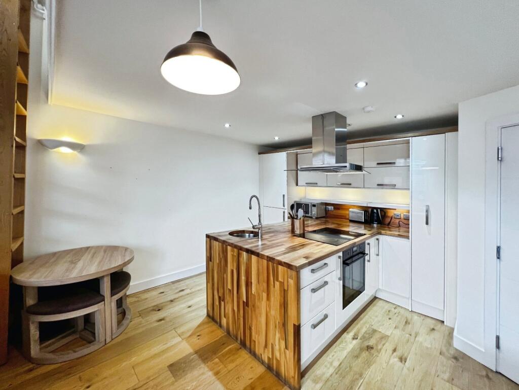 Apartment in Leeds - View 5