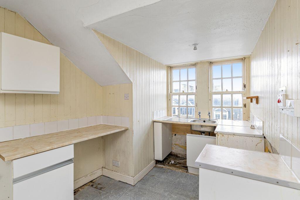 Apartment in Edinburgh, Old Town - View 5