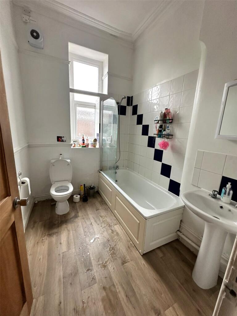 6 bedroom apartment for rent