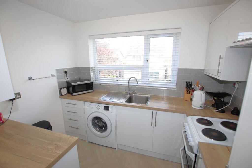 Land Close, Clacton on Sea, CO16 photo 3
