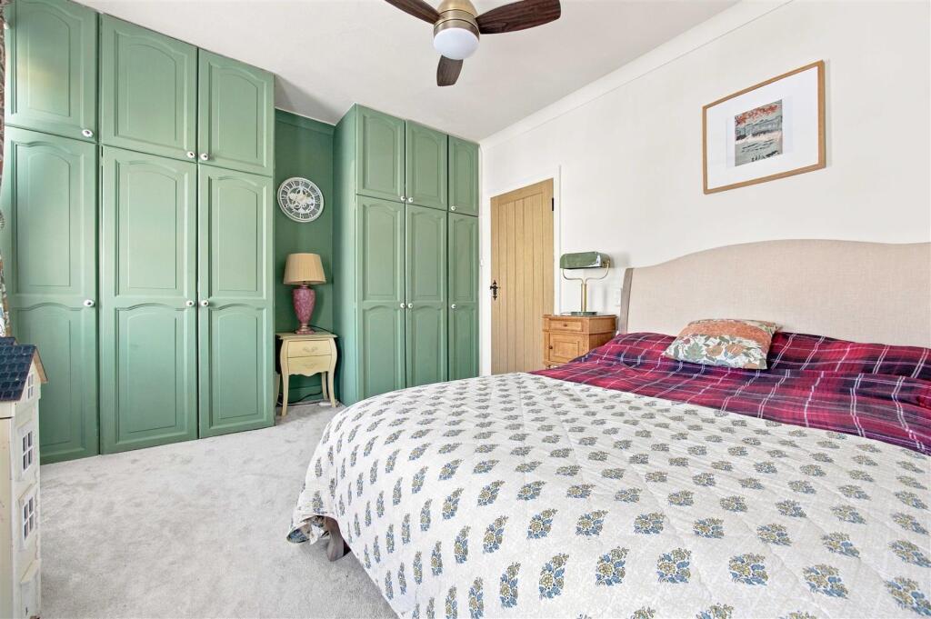 Apartment in West Drayton, Yiewsley - More