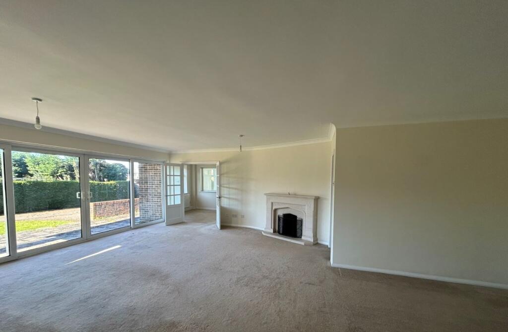 Cemmaes Meadow, London Road, Ashington, Pulborough, RH20 3JR photo 2
