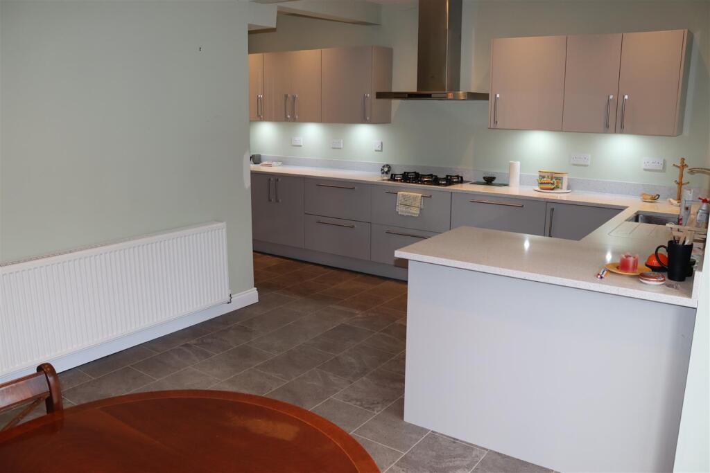 House in Walsall, West Midlands - More