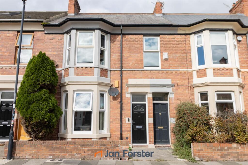 2-bed flat on Belford Terrace, North Shields, £190,000