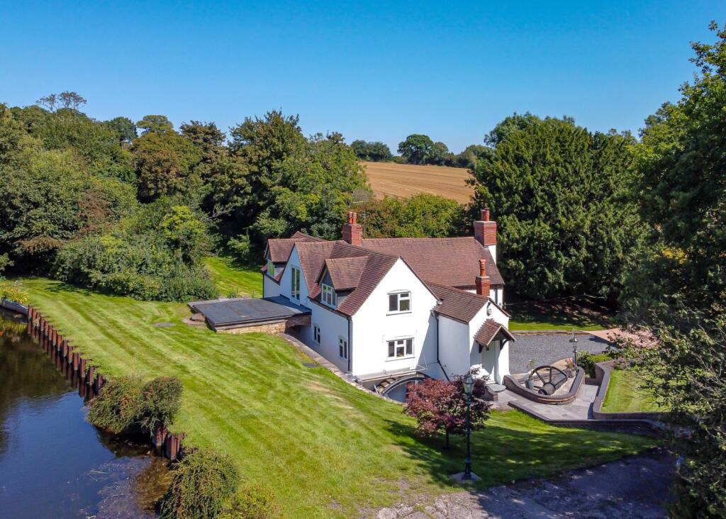 House in Telford - View 2