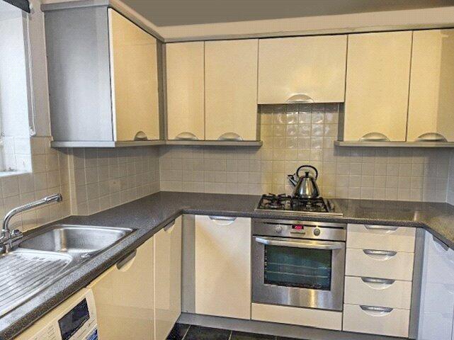 Apartment in Rushmoor, North Town - View 3