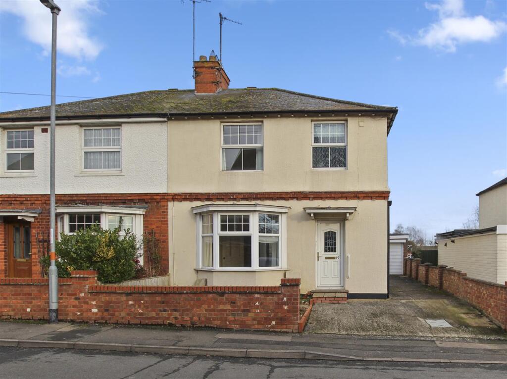 Main image of property: Park Road, Irthlingborough