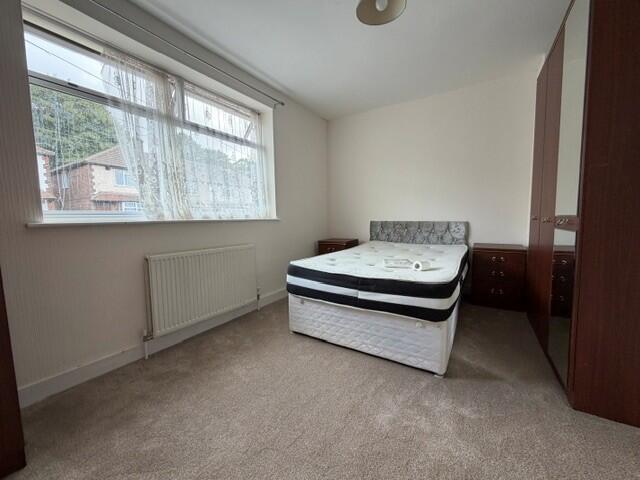 House in Luton - View 4