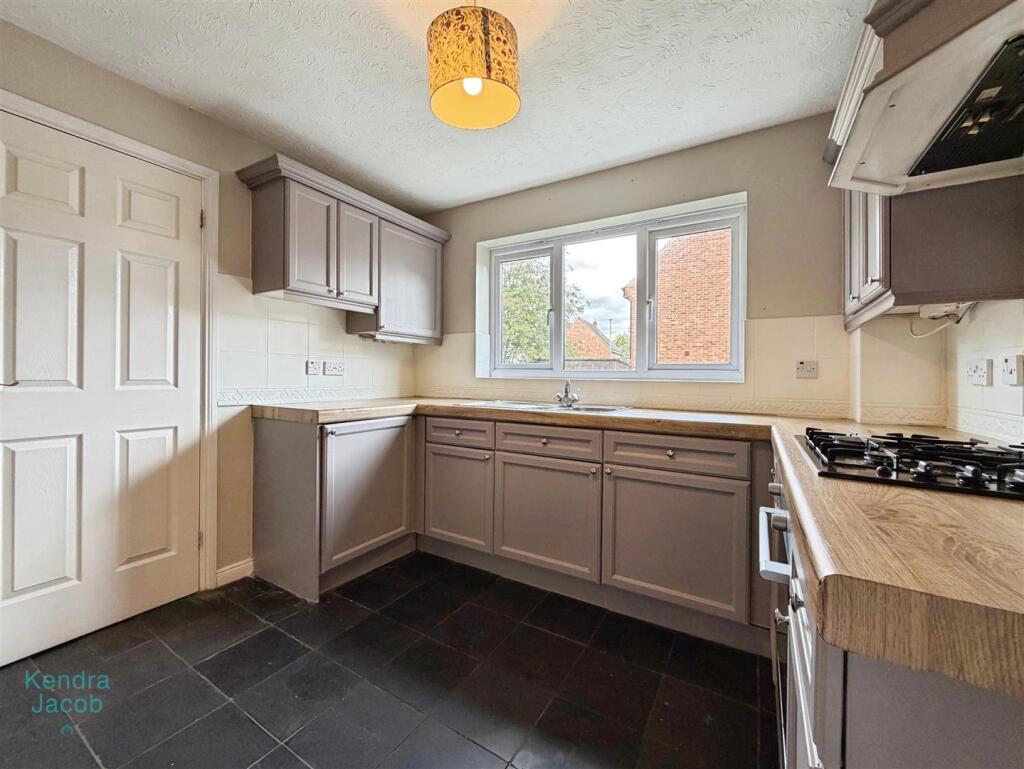 House in Worksop - More