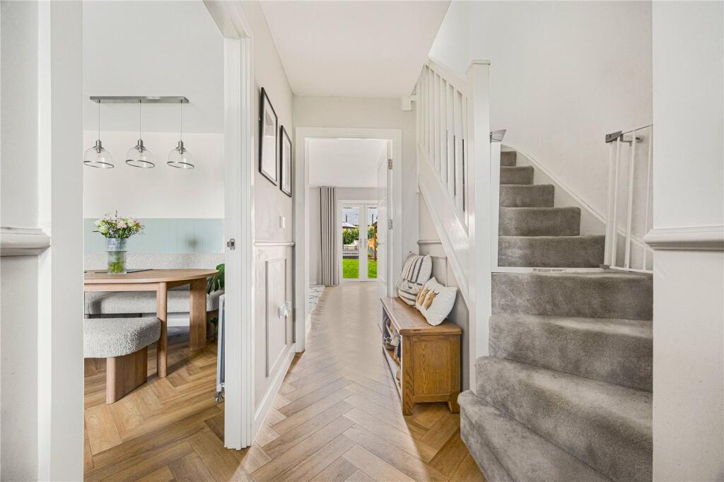 House in South Oxfordshire, Highlands Park, Henley-on-Thames - View 5
