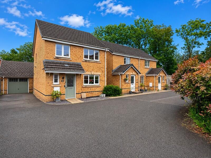 Main image of property: Heol Miaren, Llanharry, Pontyclun, Rhondda Cynon Taff. CF72 9WL